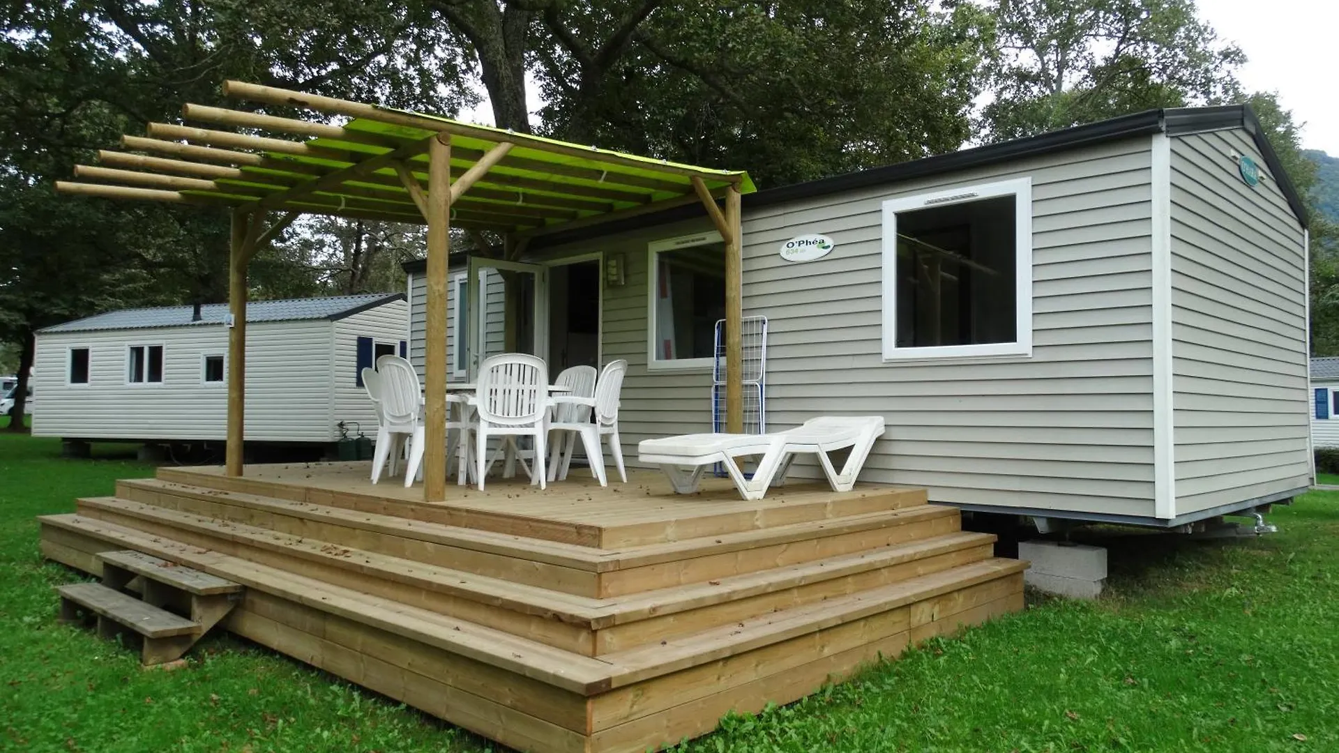 Camping A l'Ombre des Tilleuls Peyrouse