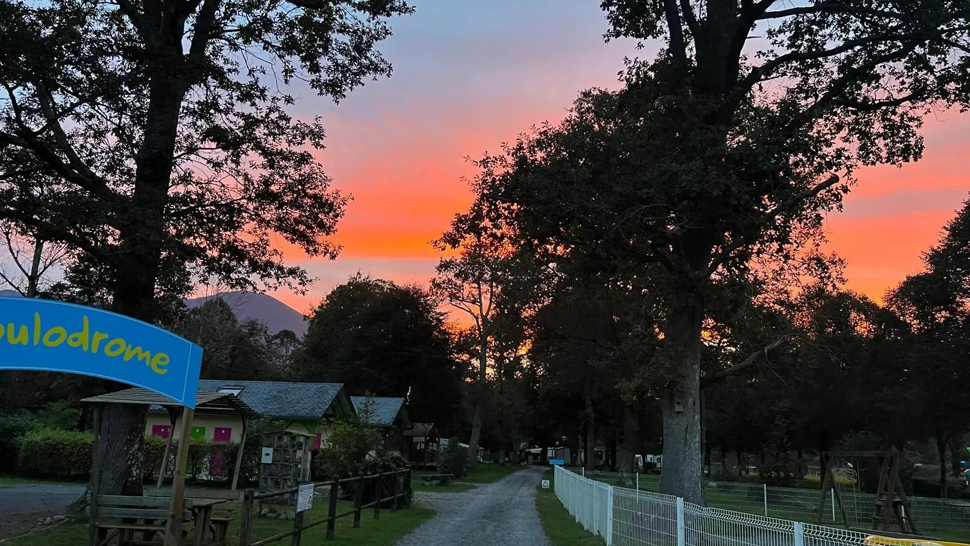 Camping A l'Ombre des Tilleuls Peyrouse