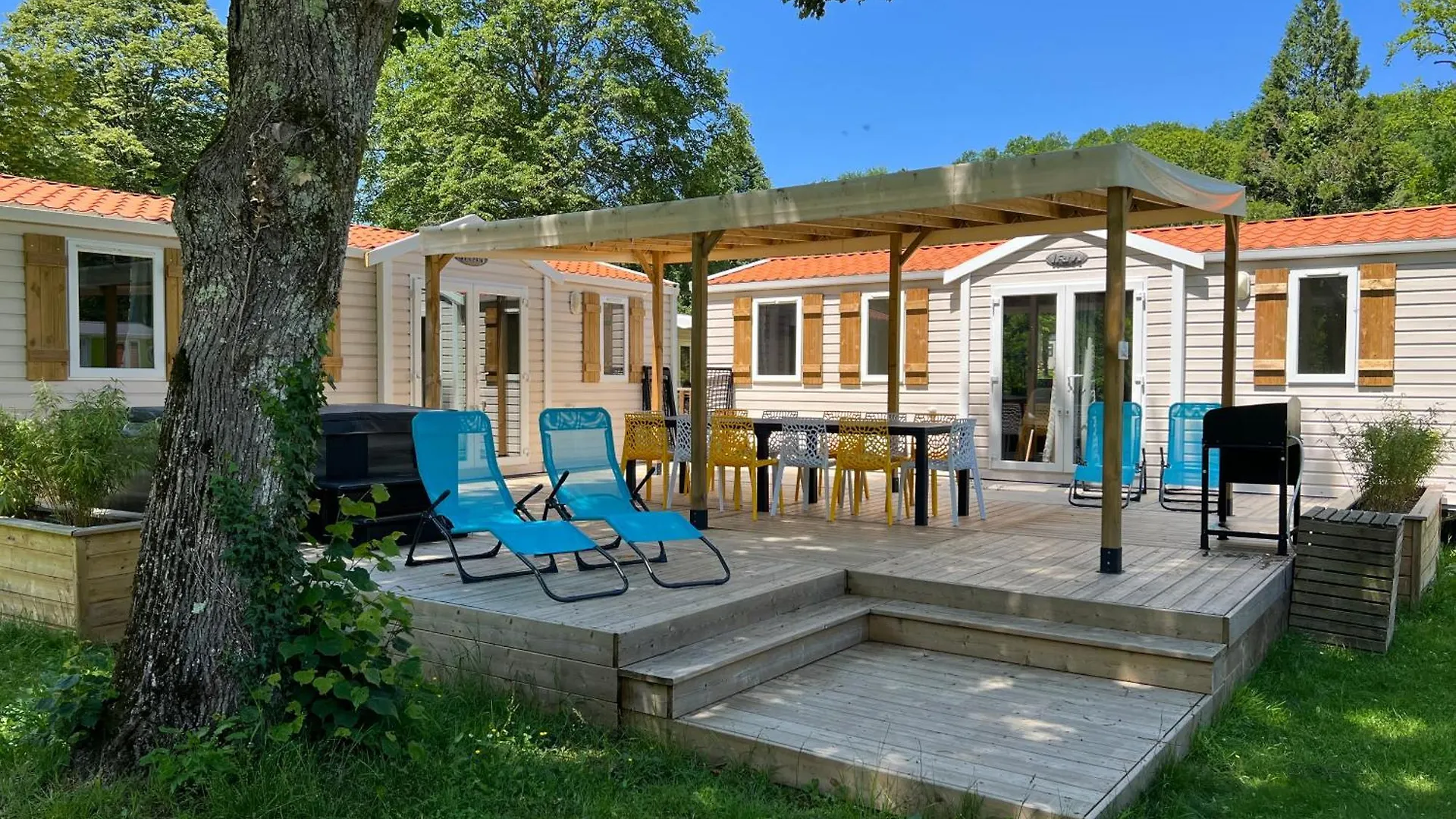 ****  Camping A l'Ombre des Tilleuls Peyrouse France