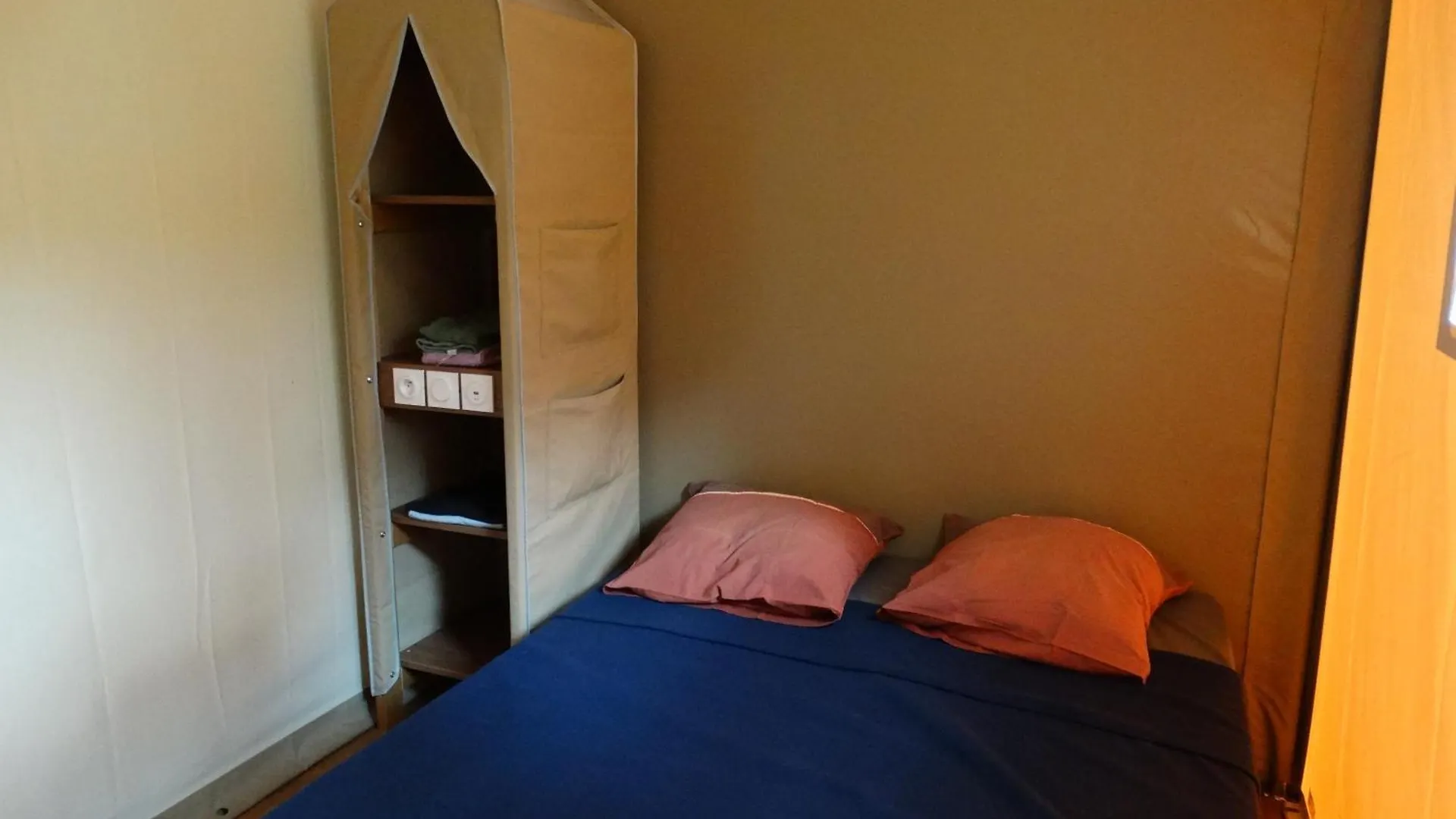 Camping A l'Ombre des Tilleuls Peyrouse 4*,