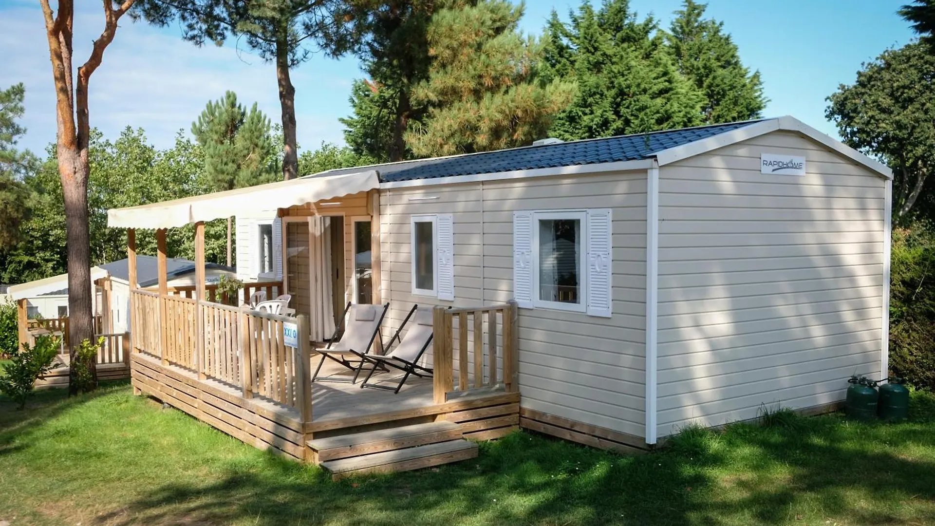 Camping A l'Ombre des Tilleuls Peyrouse 4*,