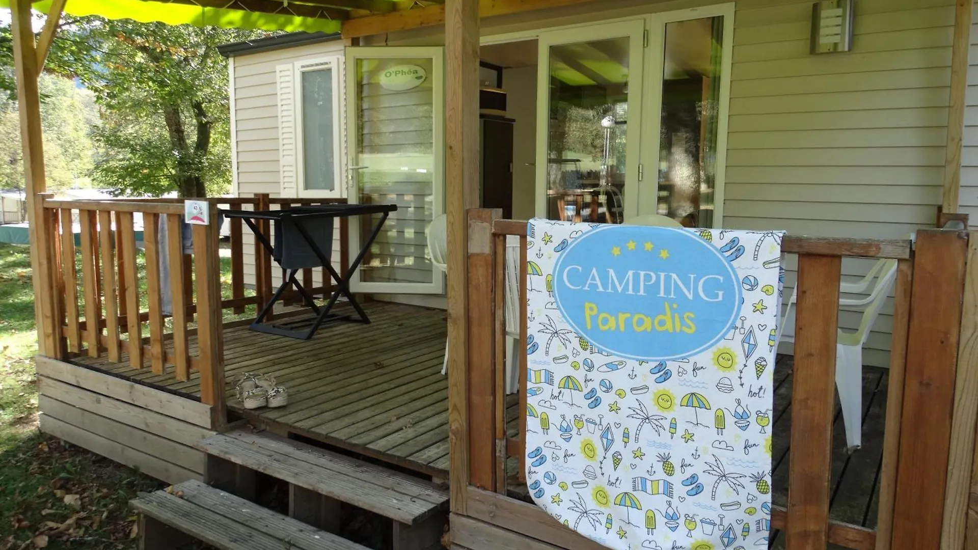 Camping A l'Ombre des Tilleuls Peyrouse 4*,  France